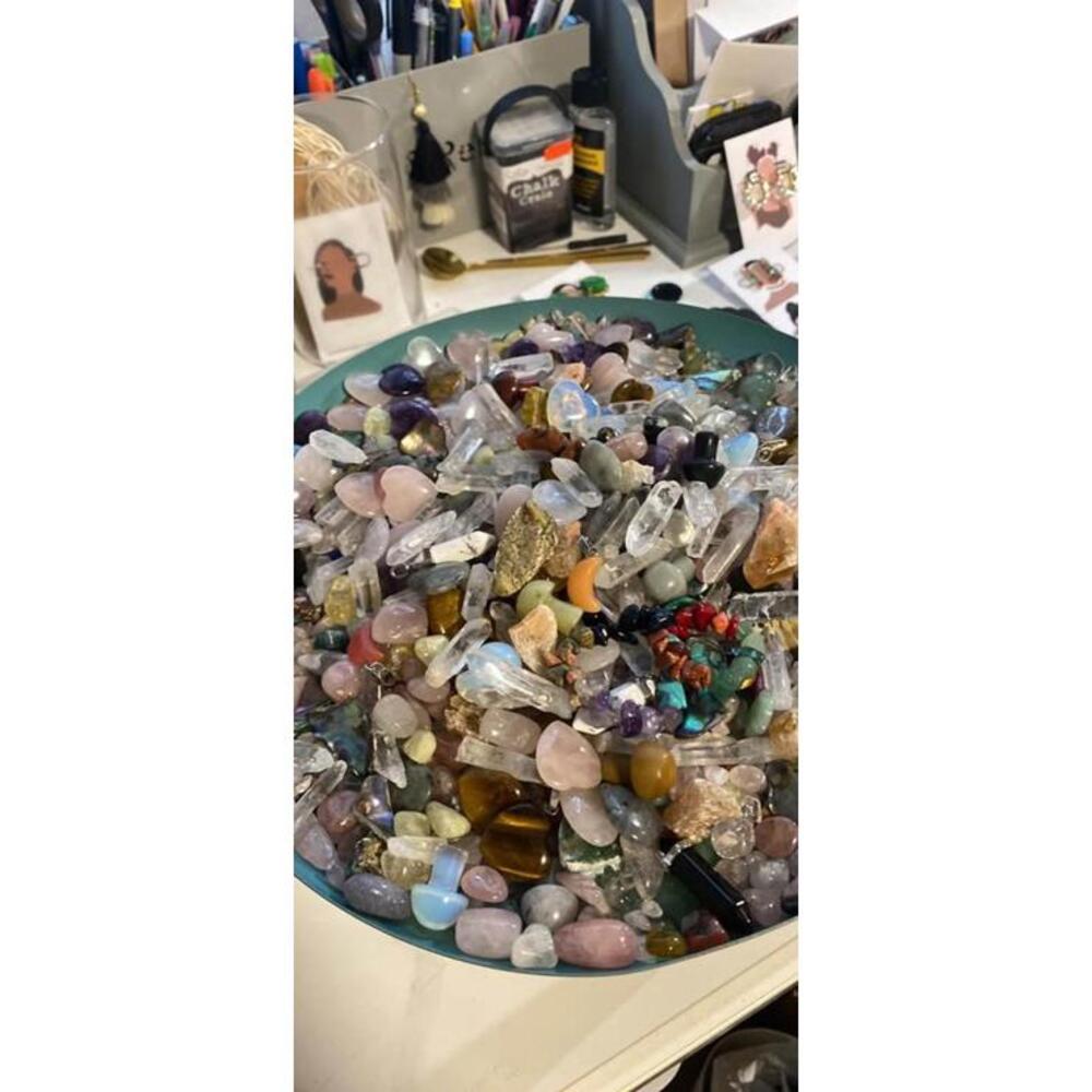 Surprise scoop of crystal confetti - 1/4cup